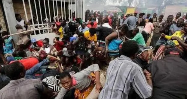 'Keep your hands for di front of your chest like boxer' and oda ways to survive stampede