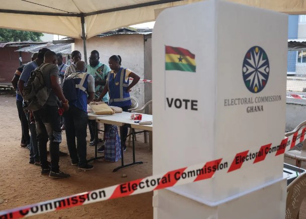Ghana votes in tight presidential election race